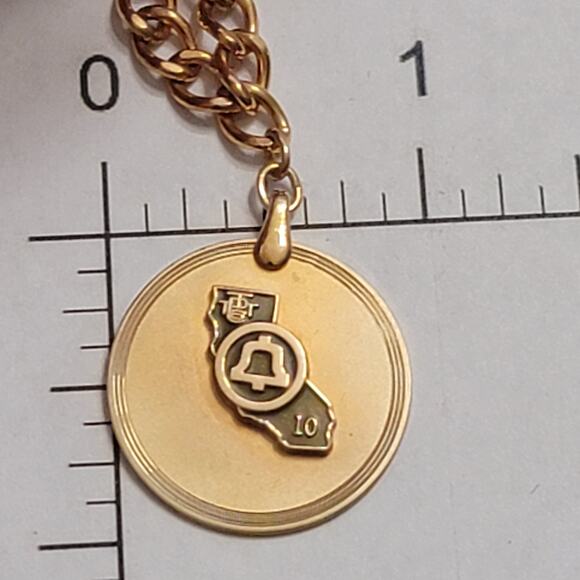 Vintage Gold Tone Pennsylvania Liberty Bell Charm Bracelet Round Disc Pendant - Picture 9 of 10